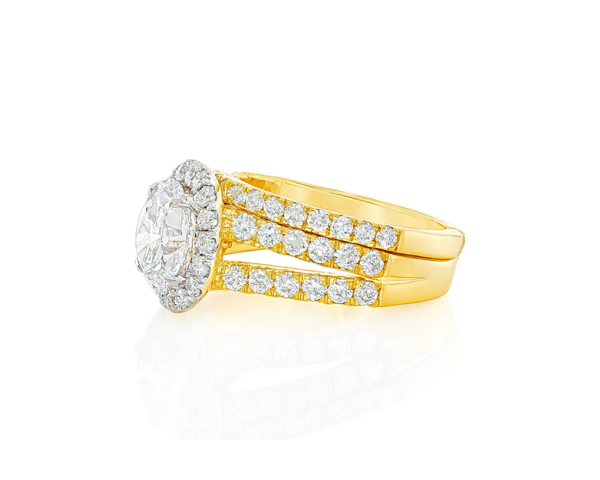 14k Round Cut Halo Diamond Engagement Ring Set 3.80 CT – lifestyle 2130
