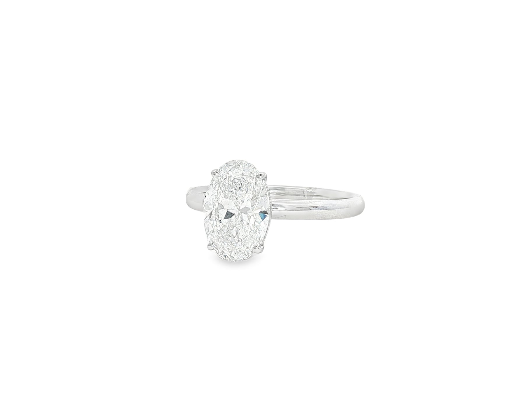 14k Gold Diamond Engagement Ring with Certified Oval-Cut Solitaire Design 2.01ct