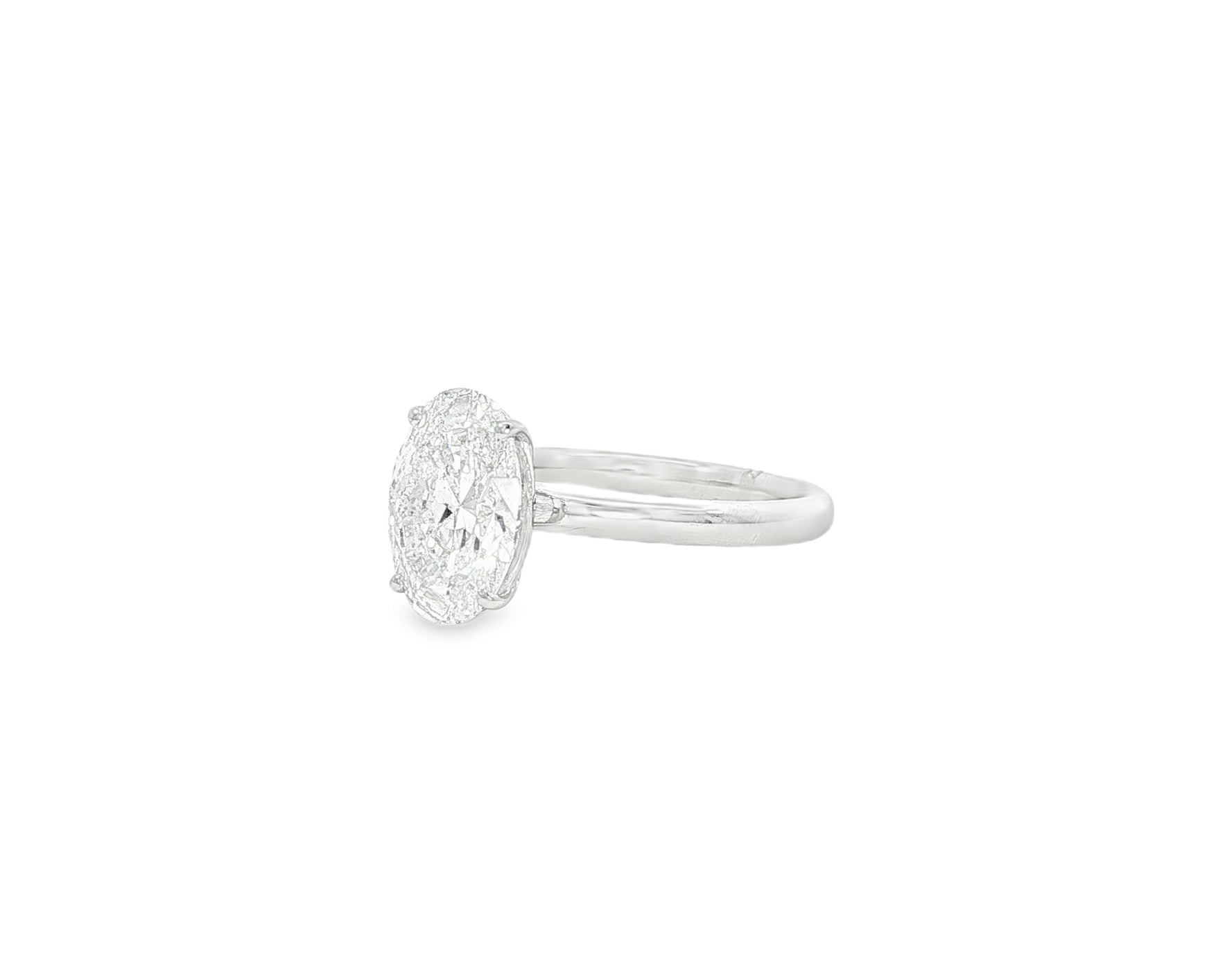 14k Gold Diamond Engagement Ring with Certified Oval-Cut Solitaire Design 2.01ct