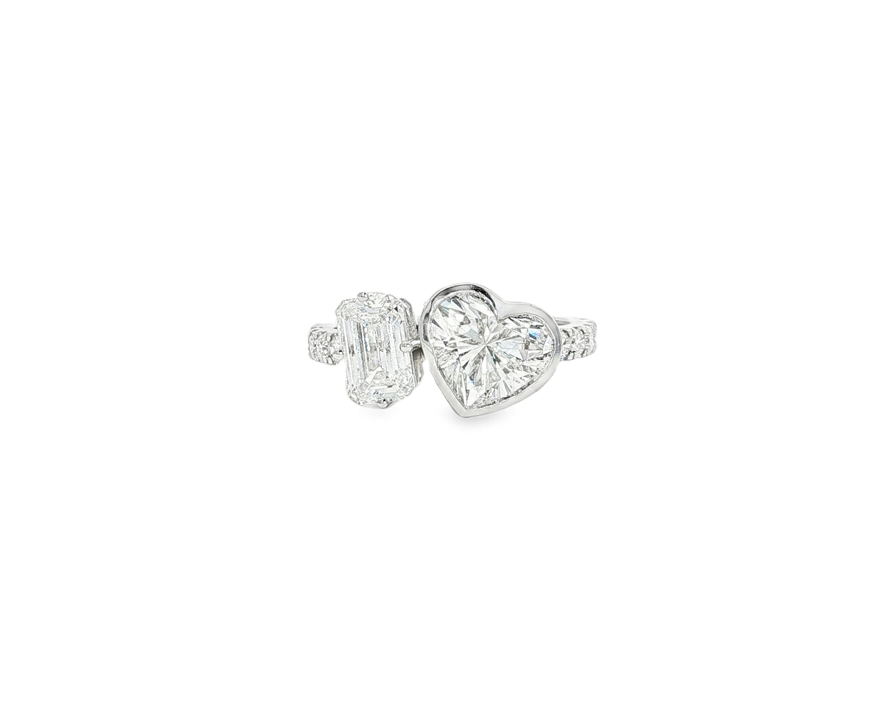 14k Gold Diamond Ring with Heart-Shaped & Emerald-Cut 3.0ct