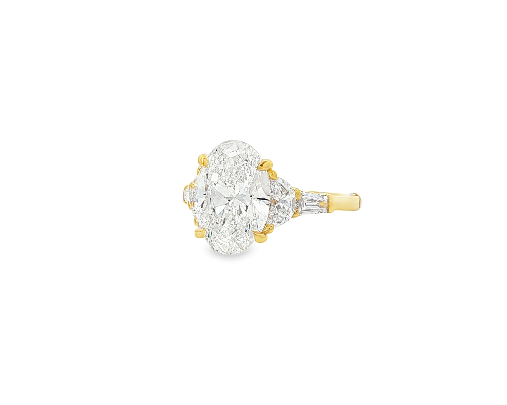 14k Gold Diamond Ring with Oval Center & Three-Stone Design 4.68ct