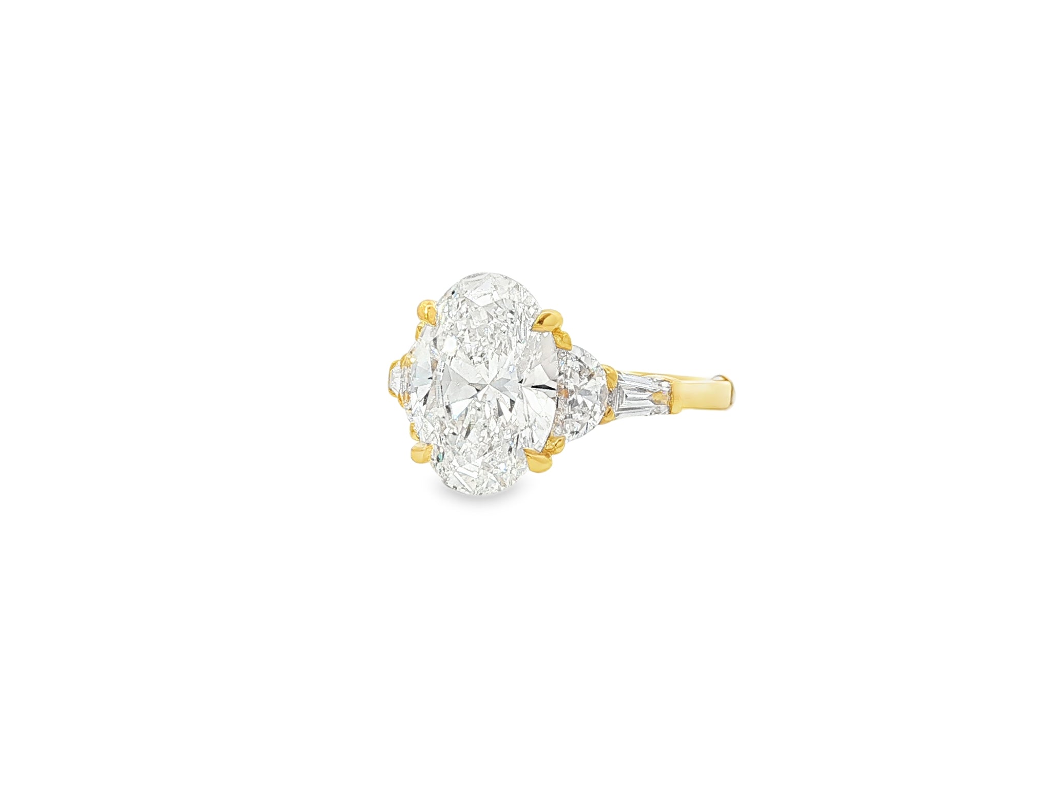 14k Gold Diamond Ring with Oval Center & Three-Stone Design 4.68ct