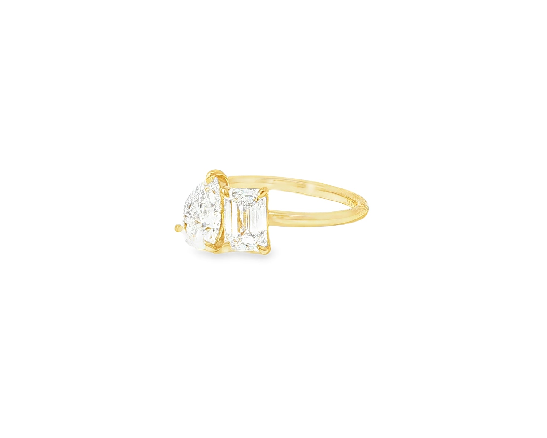 14k Gold Diamond Ring with Pear & Emerald-Cut Duo Design 2.00ct