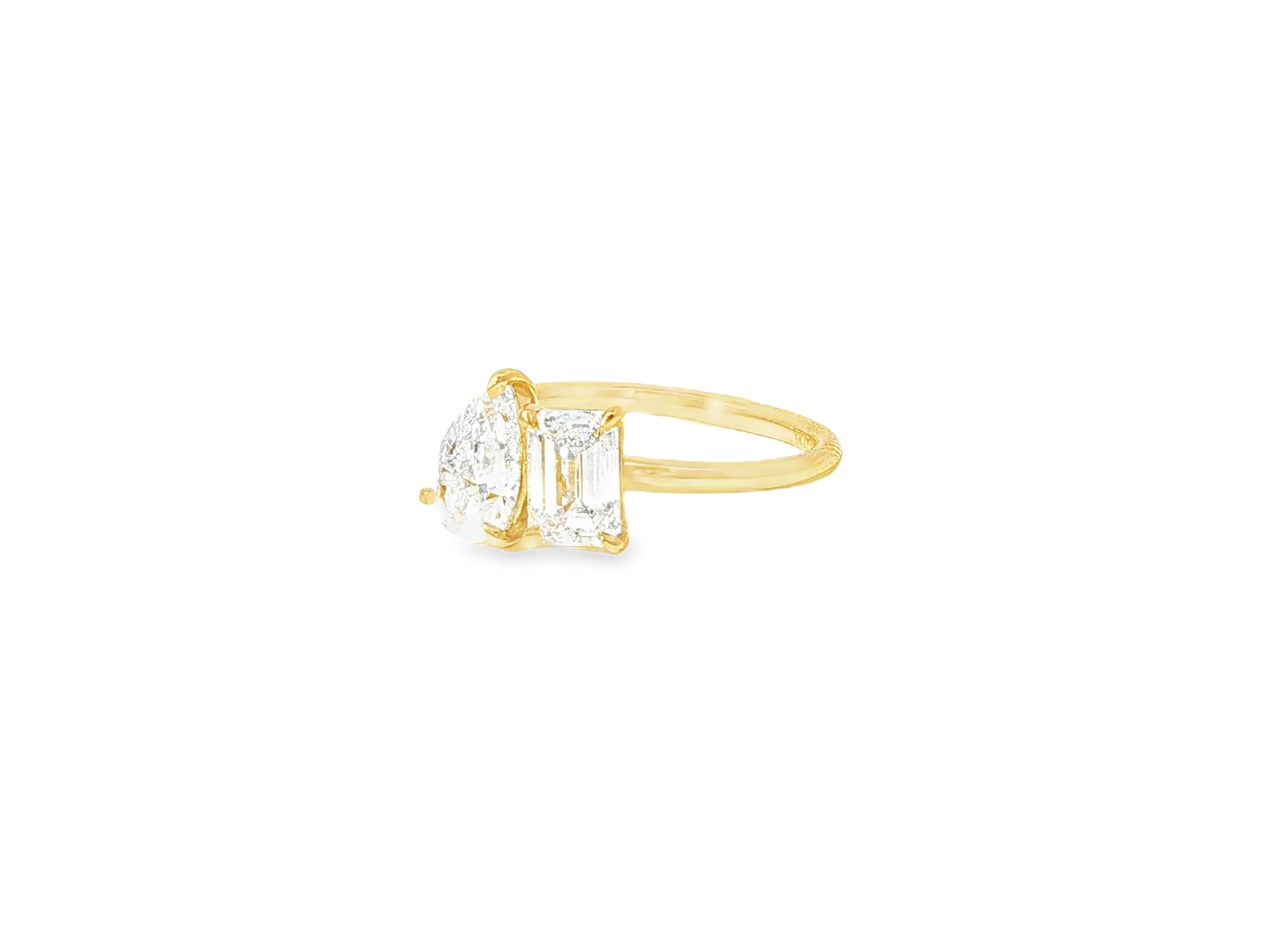 14k Gold Diamond Ring with Pear & Emerald-Cut Duo Design 2.00ct