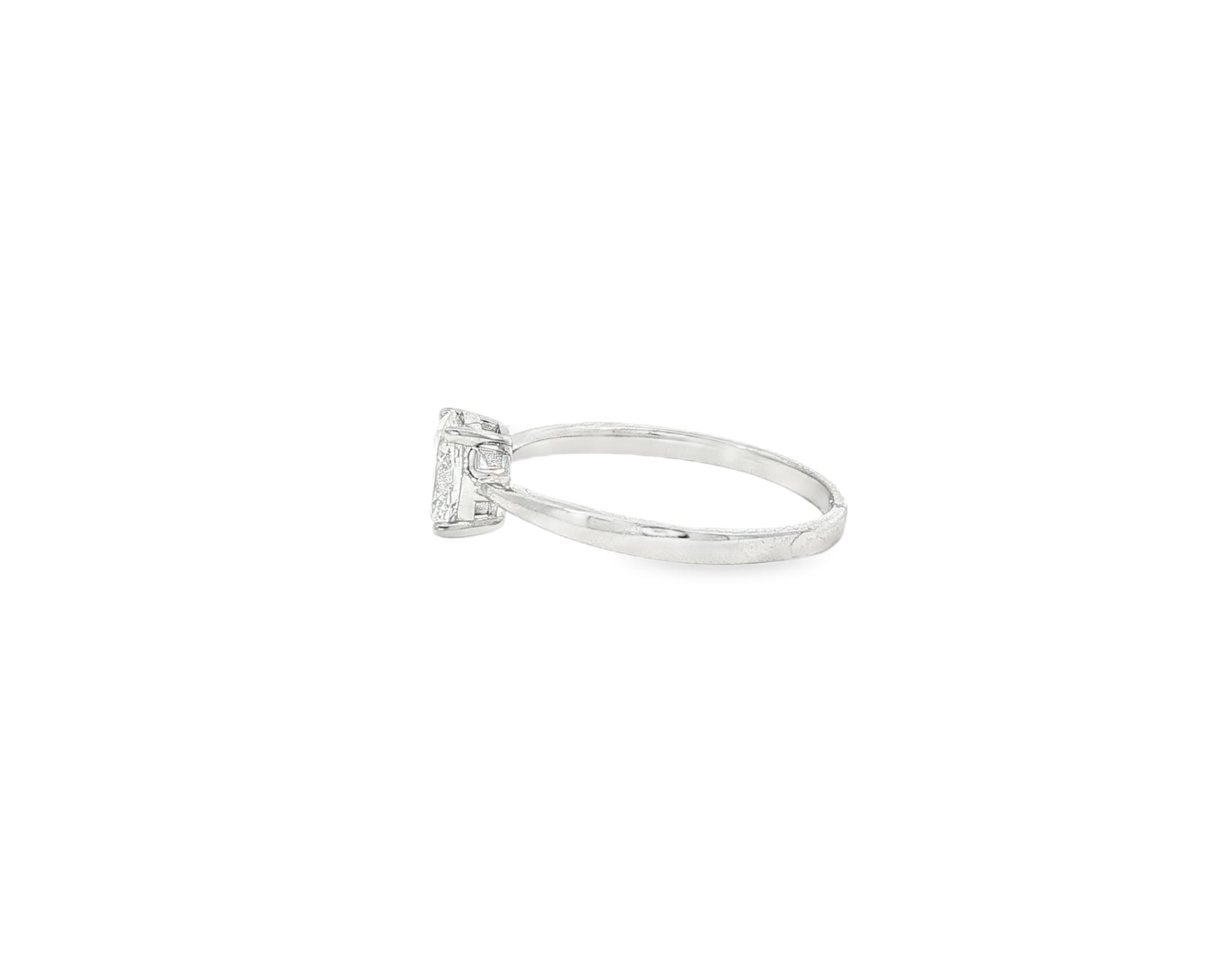 14k Gold Diamond Solitaire Ring with Oval-Cut Center Stone 0.60ct