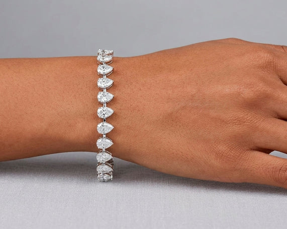 14k Gold Diamond Tennis Bracelet with Pear-Shape Diamond Links 13.71ct