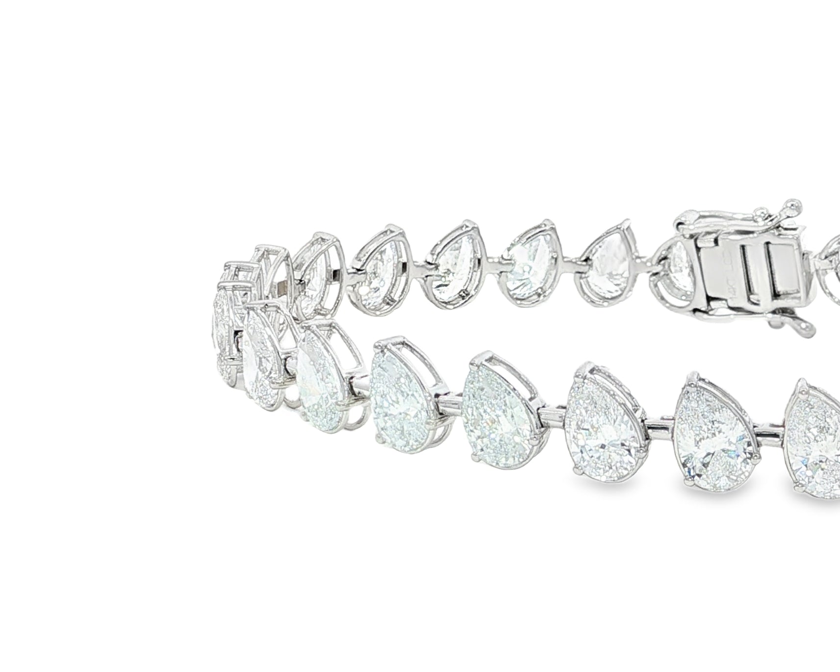 14k Gold Diamond Tennis Bracelet with Pear-Shape Diamond Links 13.71ct