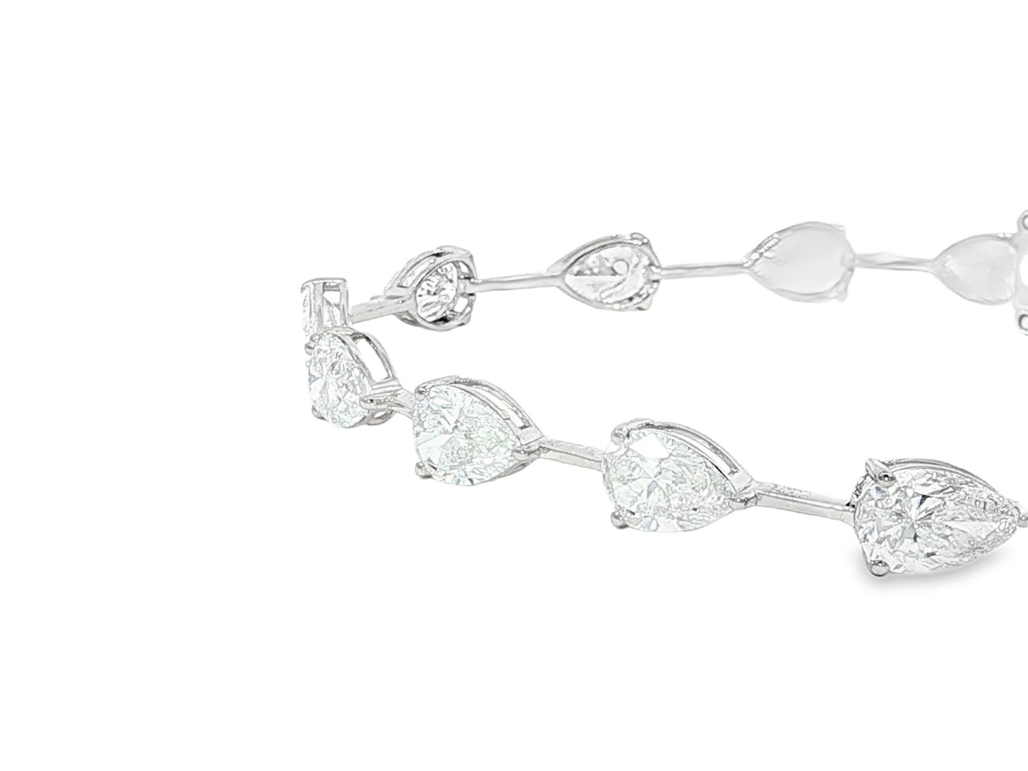 14k Gold Diamond Tennis Bracelet with Pear-Shape Solitaire Links 9.64ct