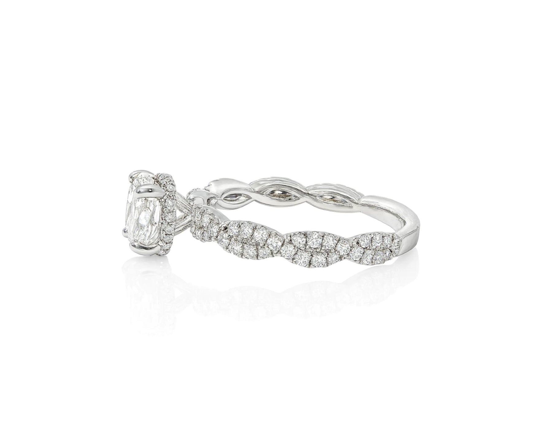 18k Round Cut Twisted Pavé Engagement Ring 1.50 CT – lifestyle 2360