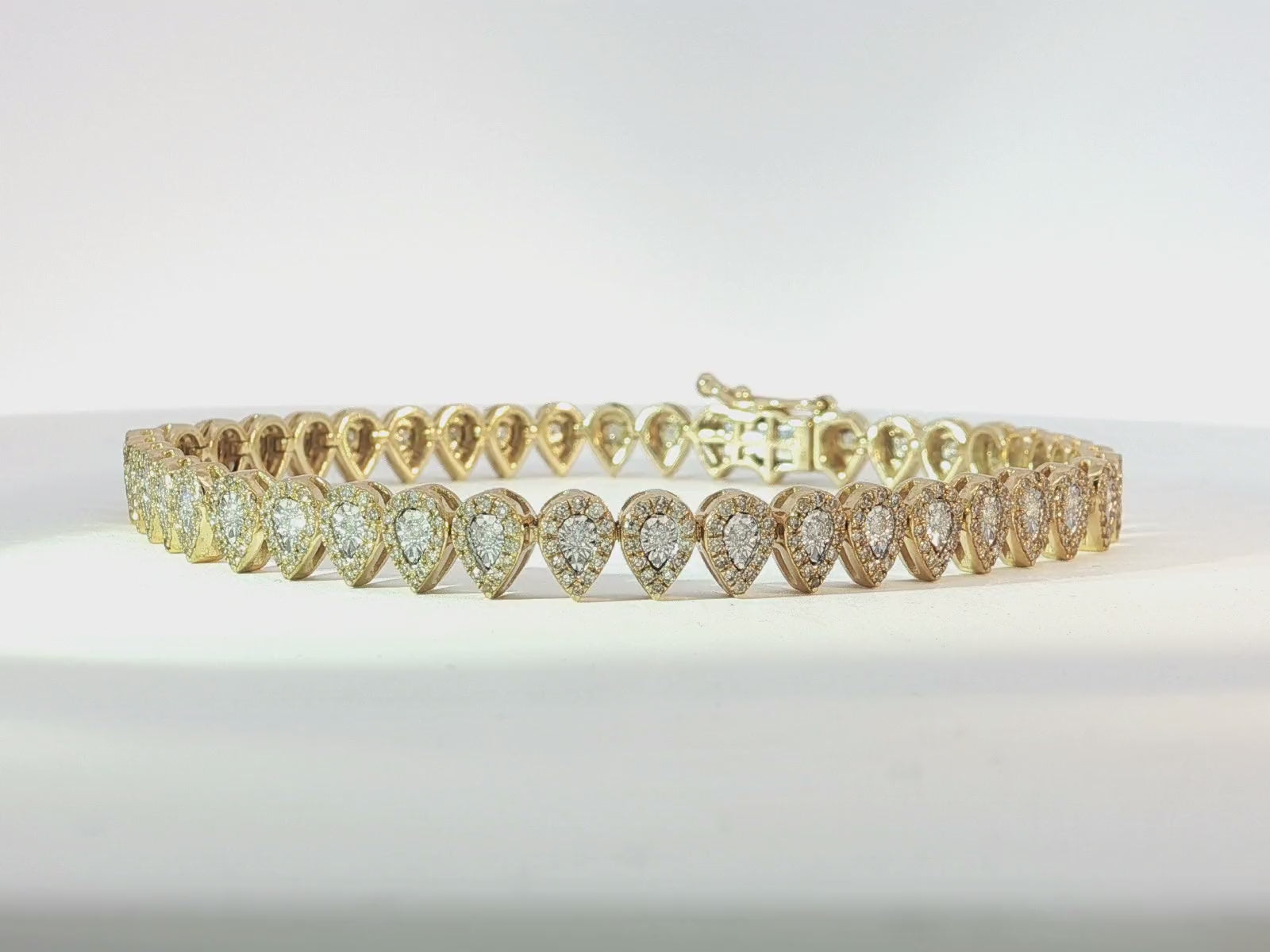 10k Gold Diamond Bracelet with Pear-Shaped Cluster Design 1.60ct