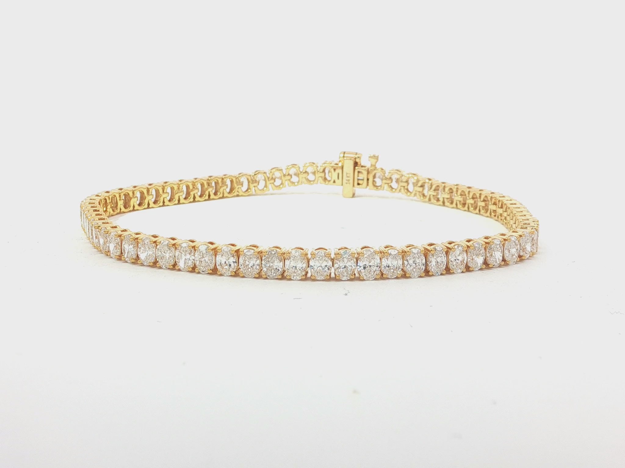 14k Gold Diamond Tennis Bracelet with Round-Cut Design 6.5ct