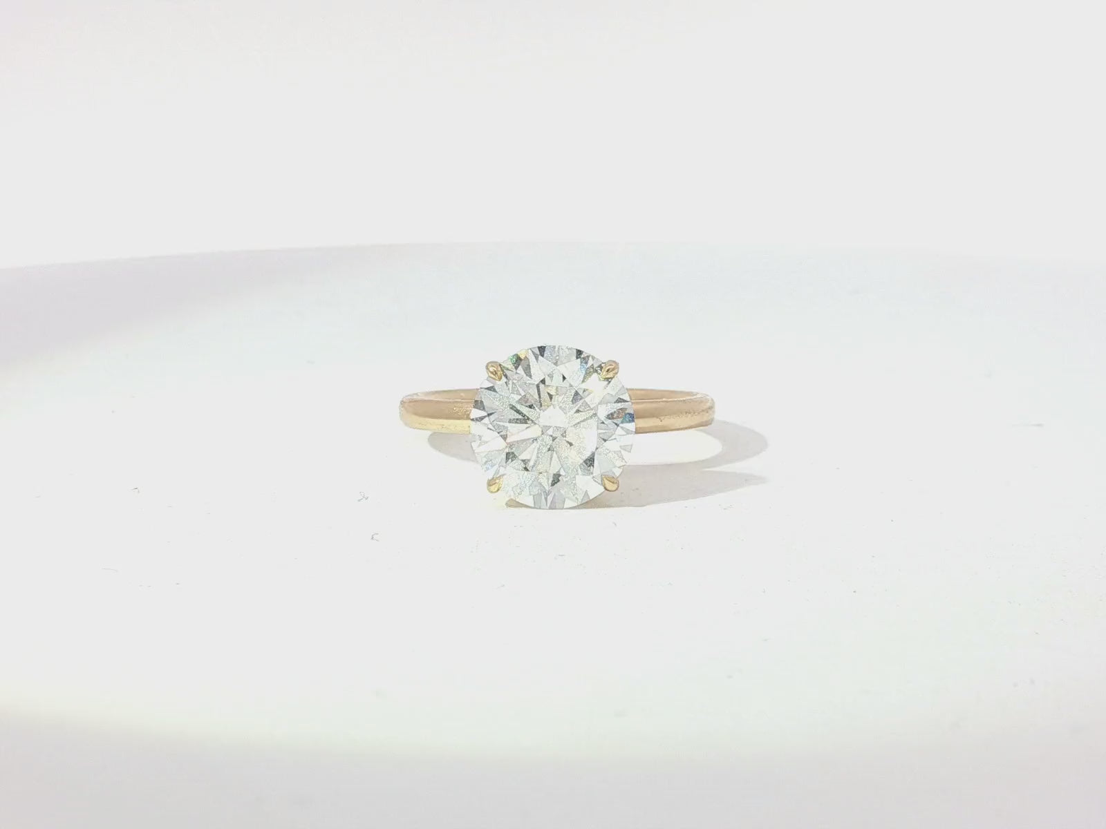 14k Gold Diamond Solitaire Ring with Round-Cut Center 3.09ct