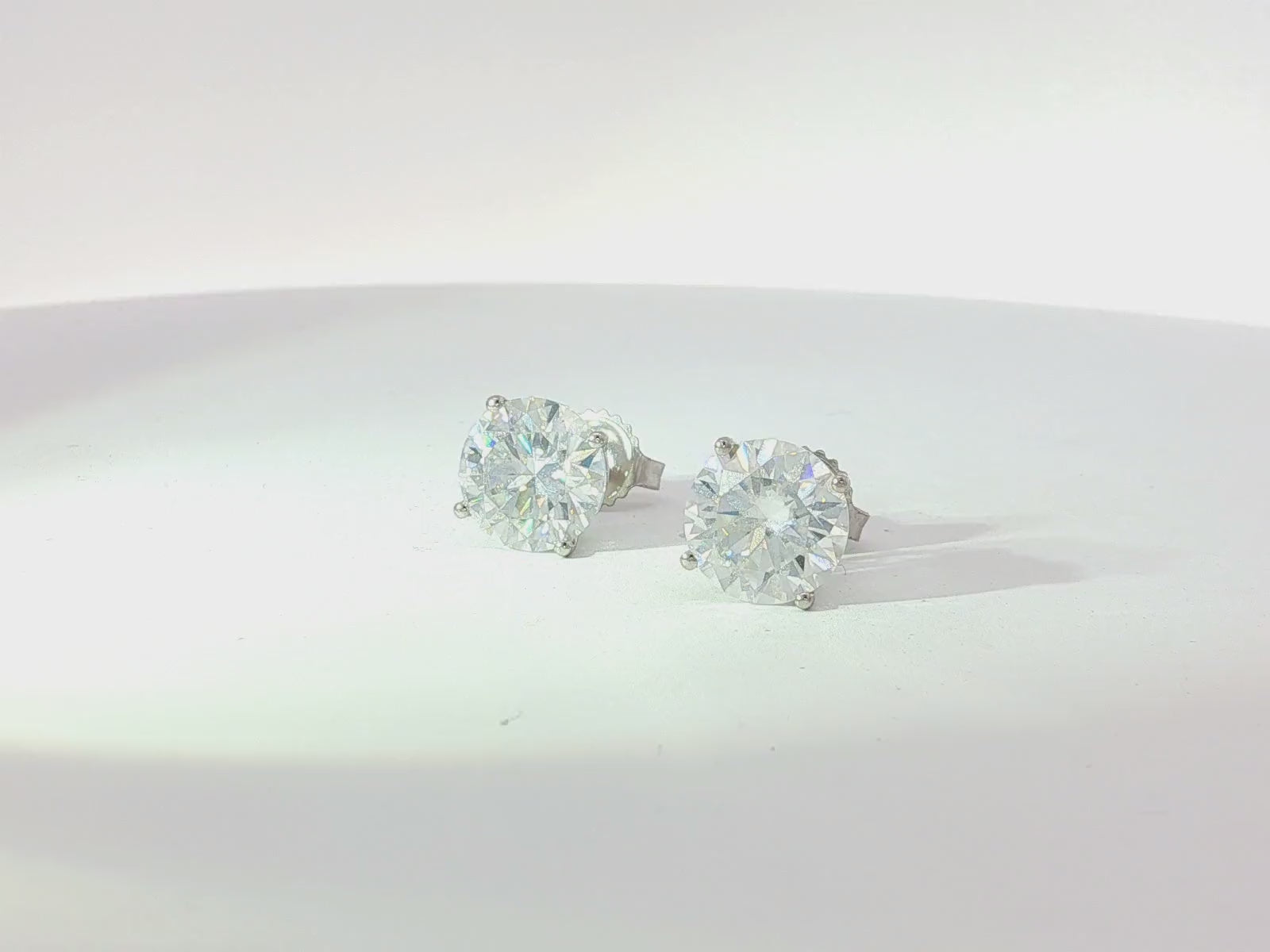 14k Gold Diamond Stud Earrings with Classic 4-Prong Design 5.17ct