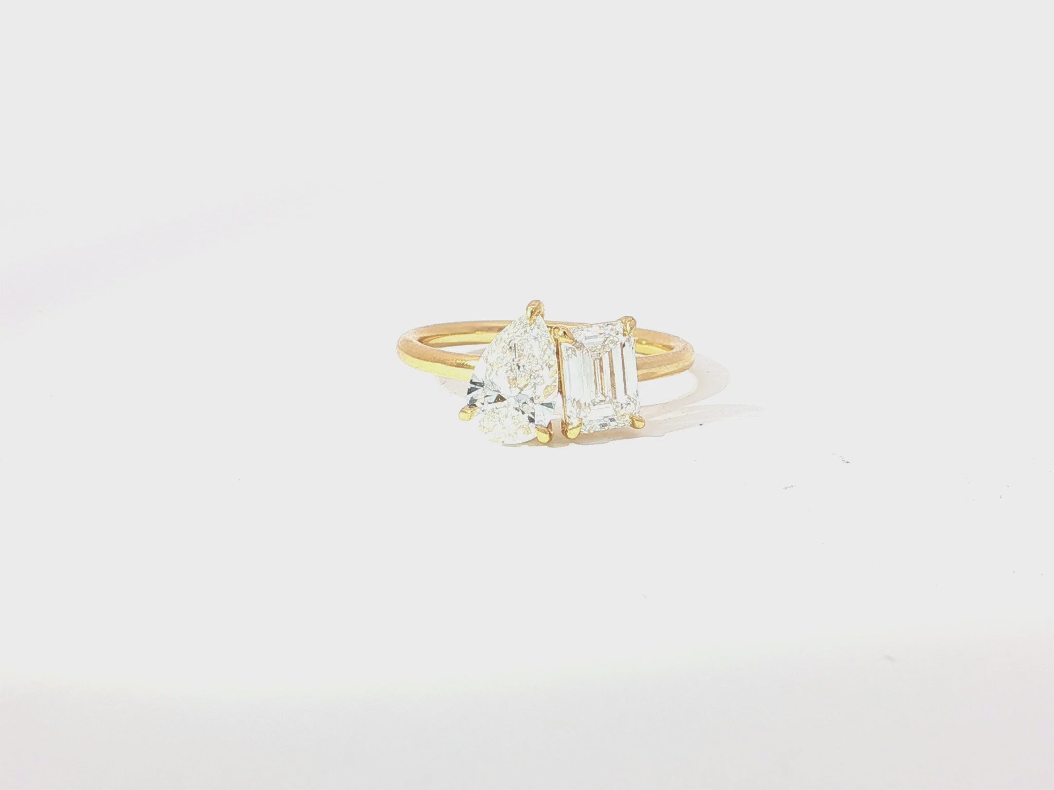 14k Gold Diamond Ring with Pear & Emerald-Cut Duo Design 2.00ct