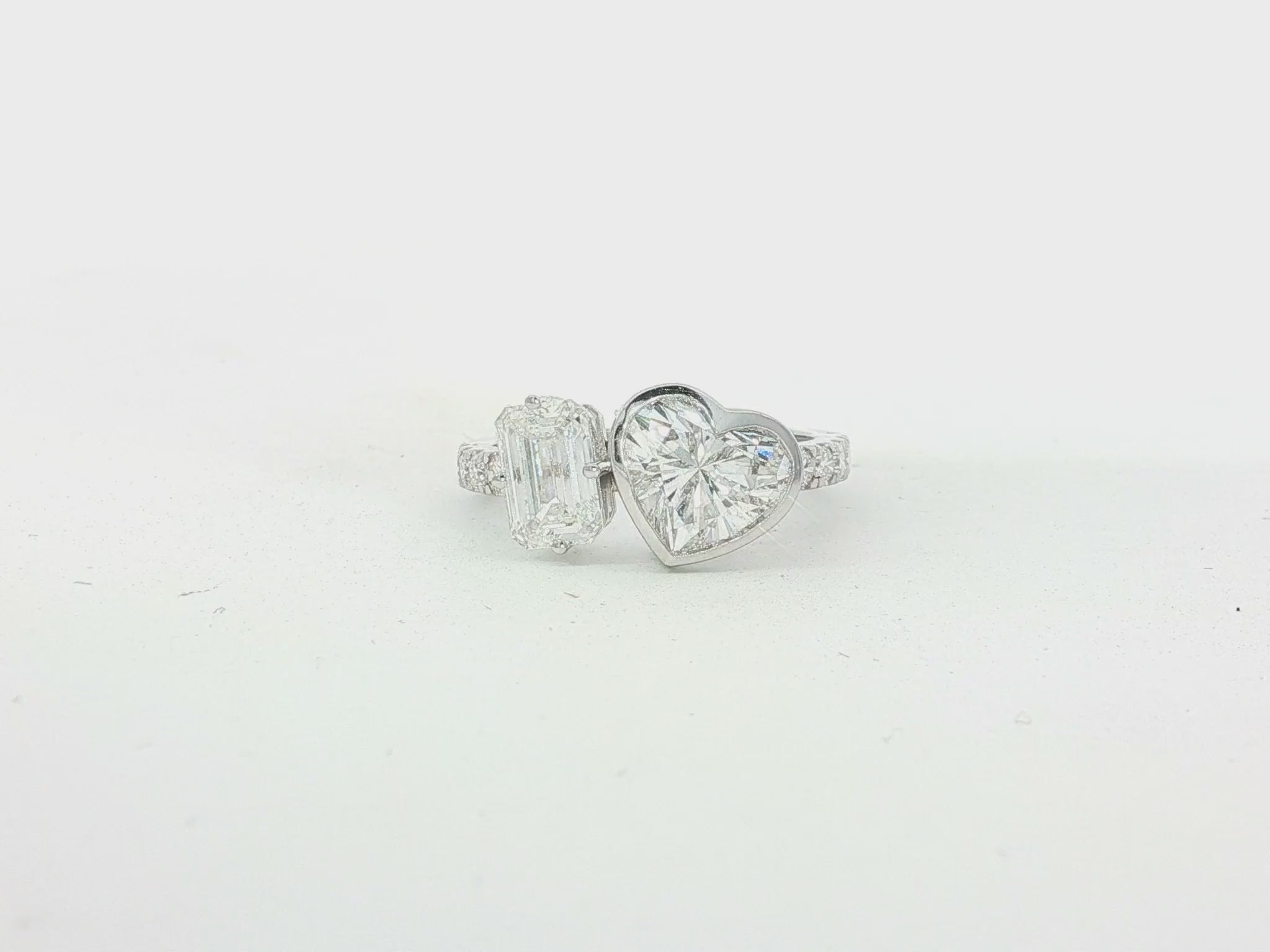 14k Gold Diamond Ring with Heart-Shaped & Emerald-Cut 3.0ct
