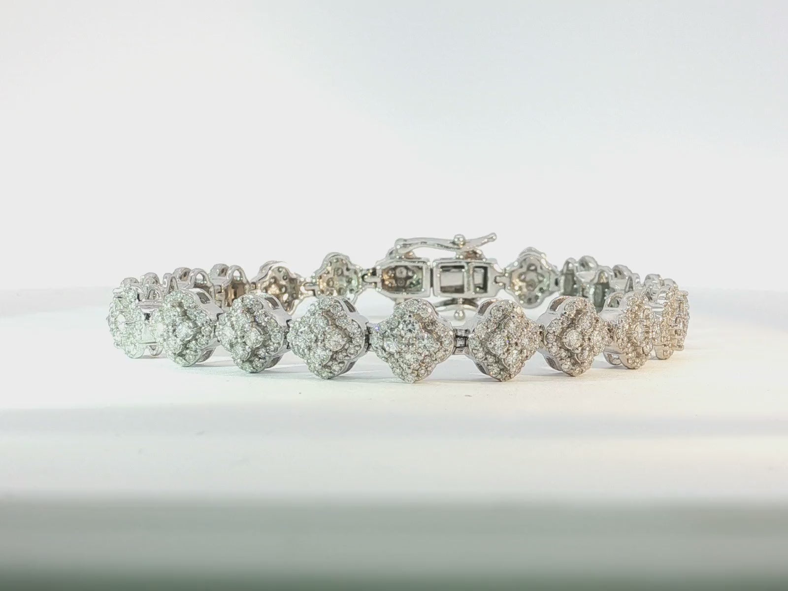 14k Gold Diamond Bracelet with Floral Round-Cut Cluster Design 3.76ct