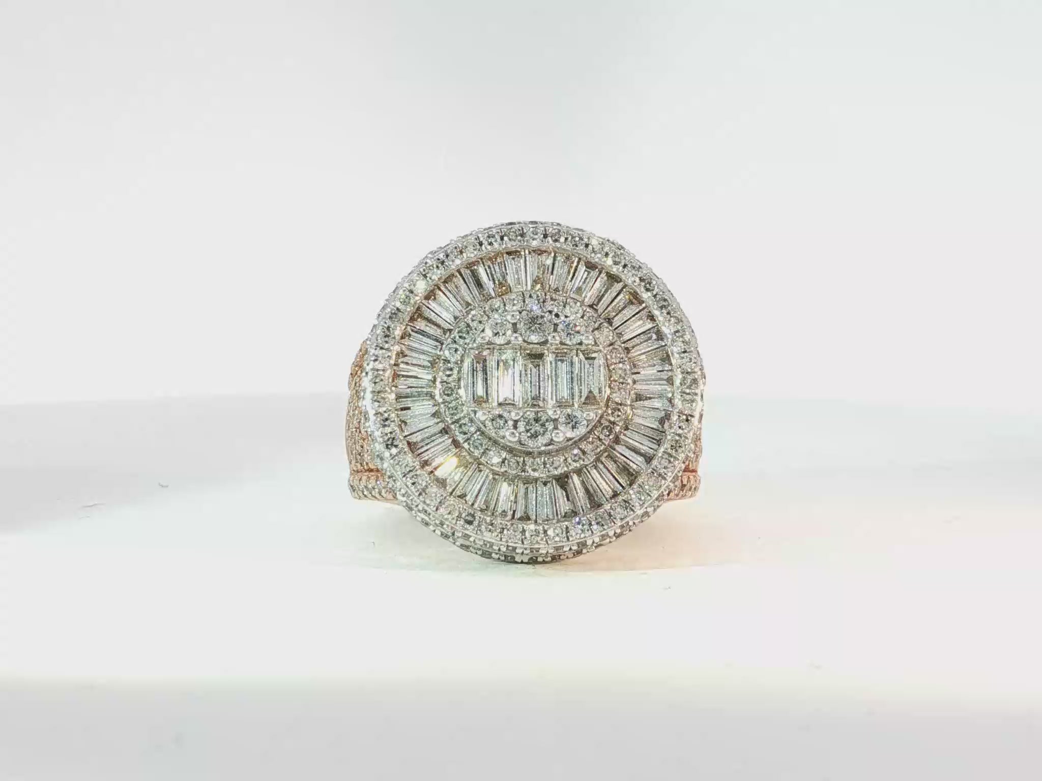 14k Two-Tone Gold Diamond Ring with Round and Baguette Cut 5.00ct