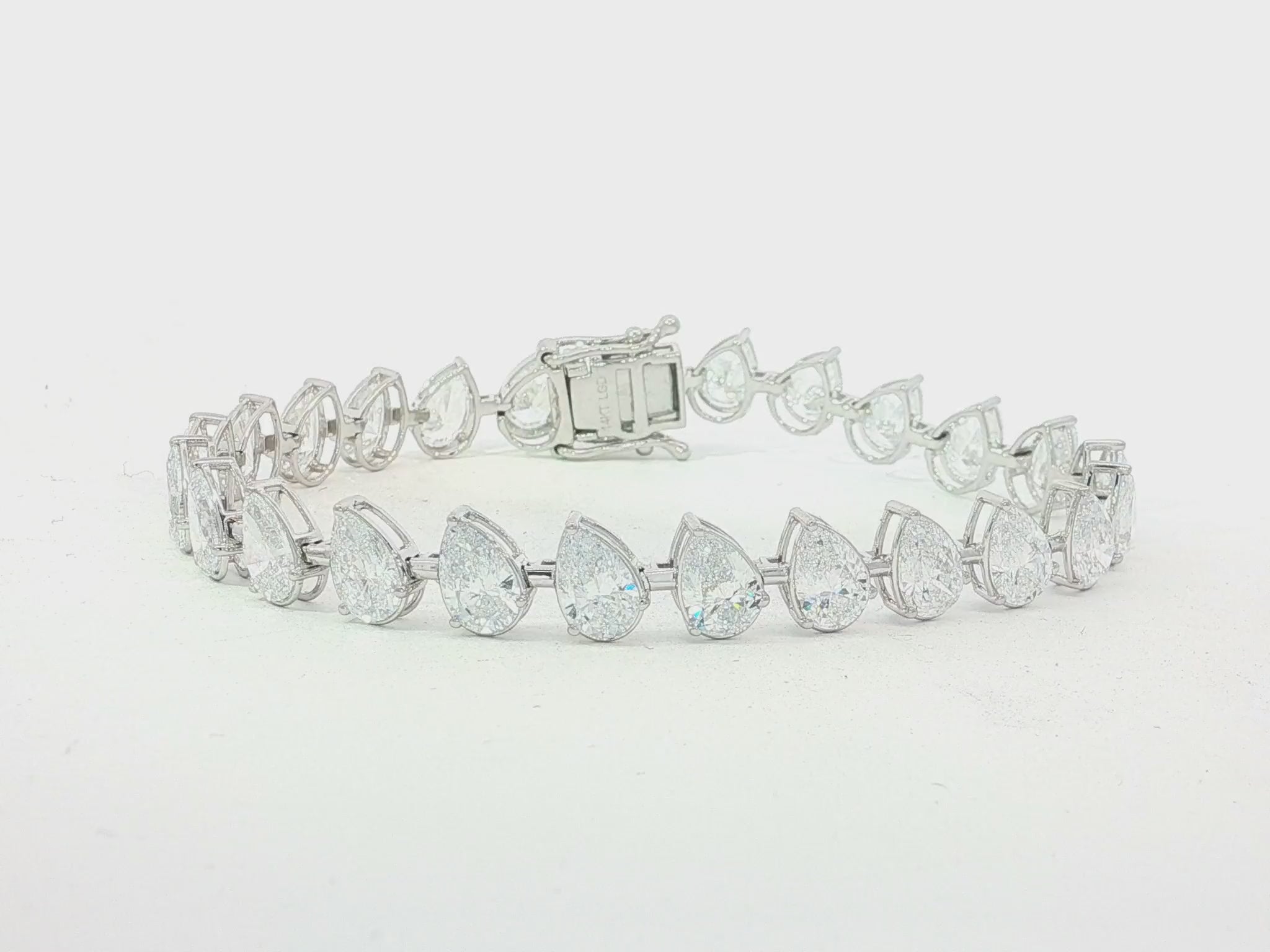 14k Gold Diamond Tennis Bracelet with Pear-Shape Diamond Links 13.71ct