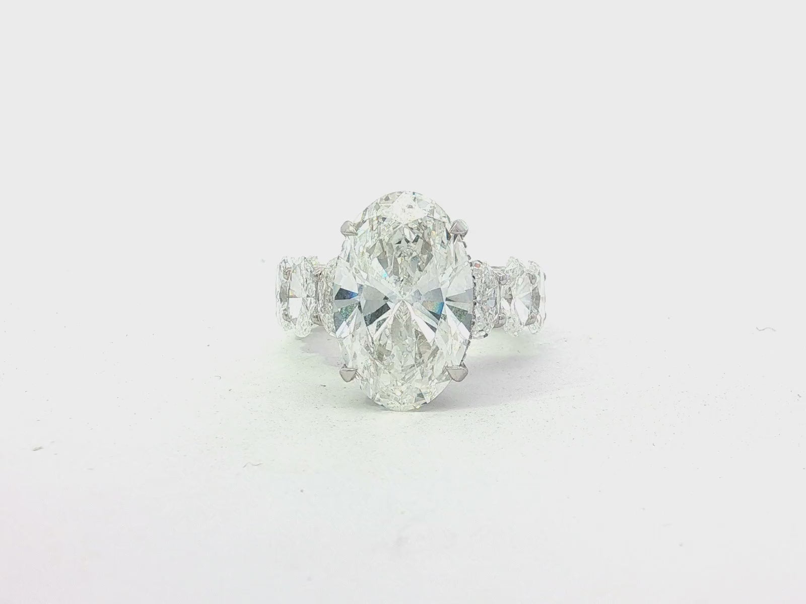 14k Gold Diamond Solitaire Ring with Oval-Cut Center Stone 12.24ct