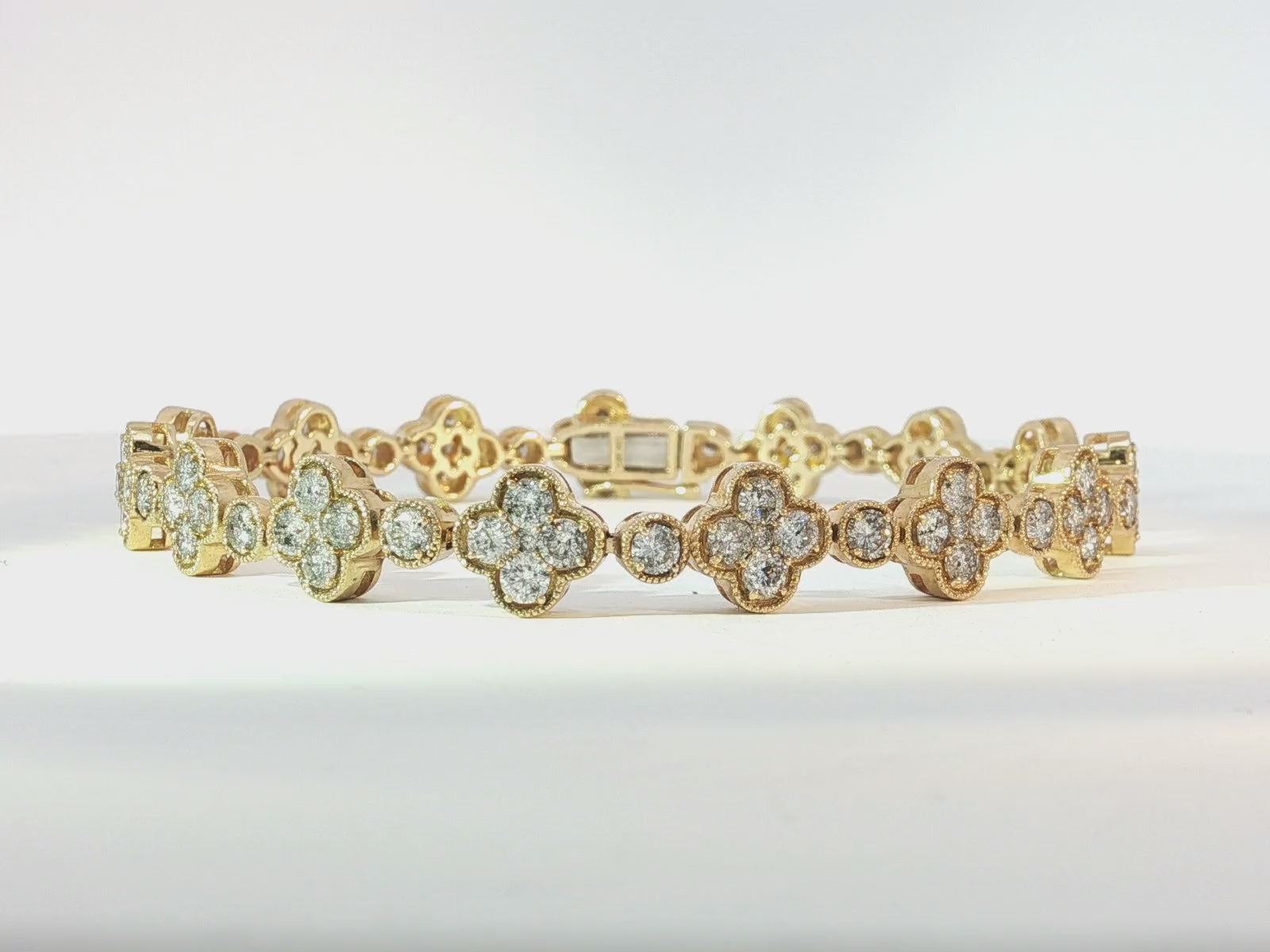 14k Gold Diamond Bracelet with Clover Round-Cut Cluster Design 4.55ct