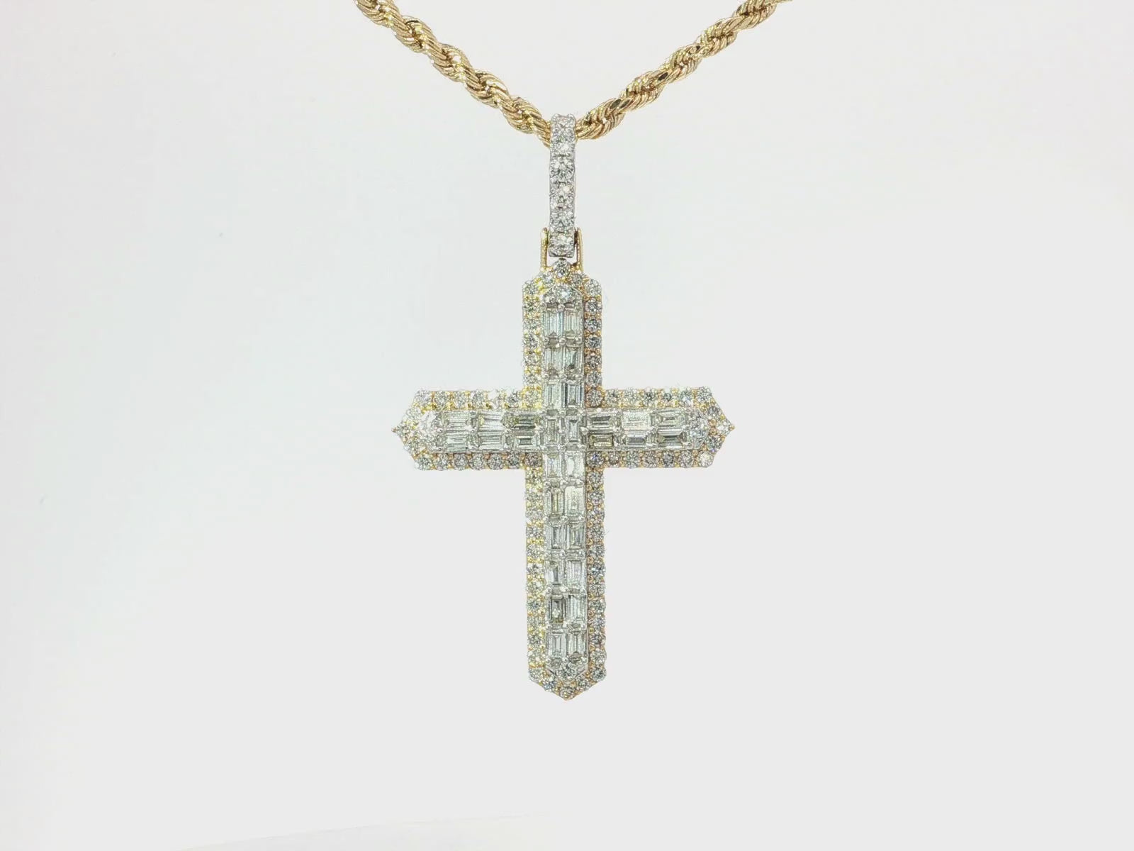 10k Gold Diamond Cross Pendant with Baguette & Round Design 1.75ct