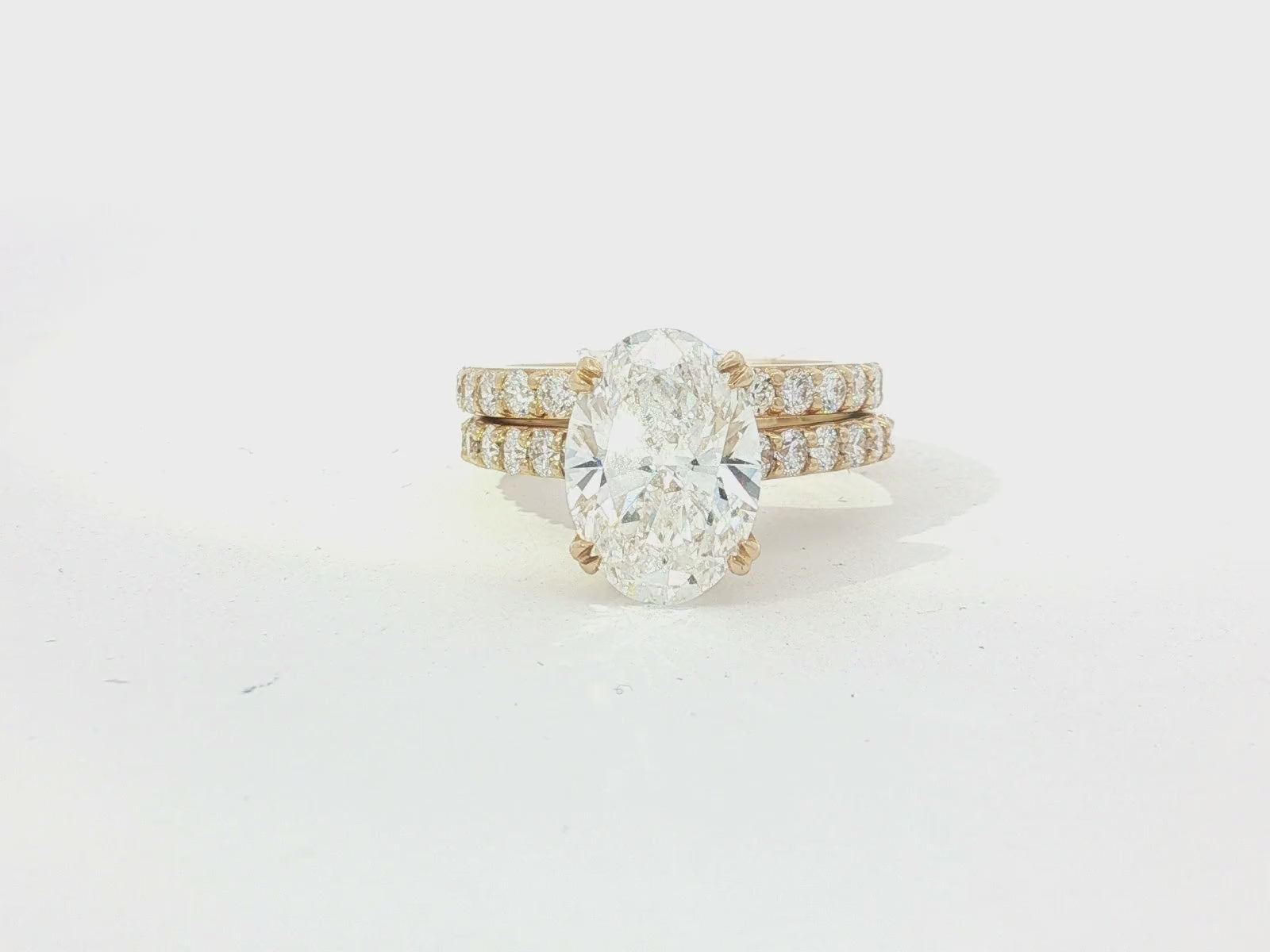 14K Oval Cut Pavé Diamond Engagement Ring Set 5.30 CT