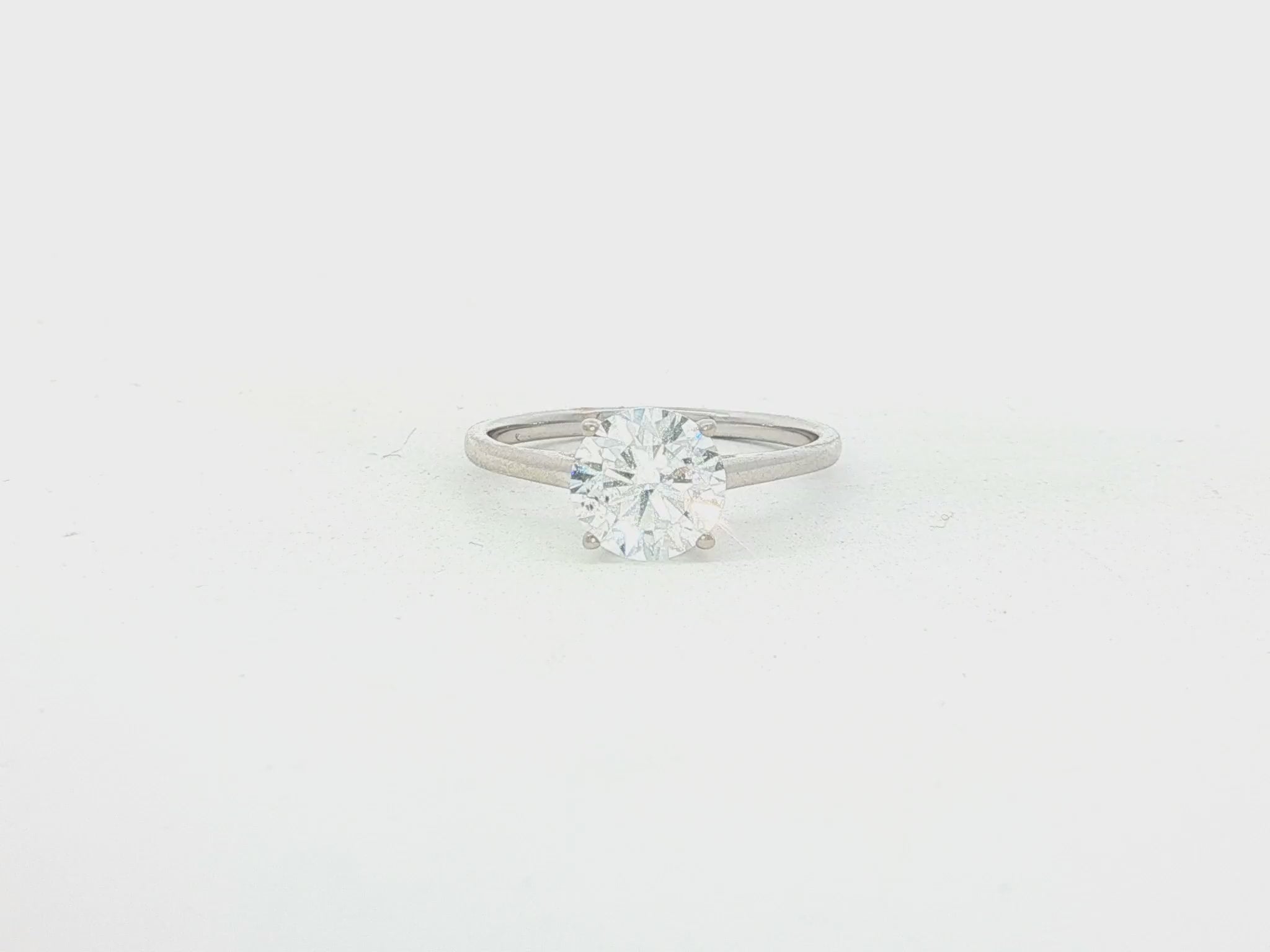 14k Gold Diamond Engagement Ring with Round Brilliant-Cut Solitaire Design 1.55 CT